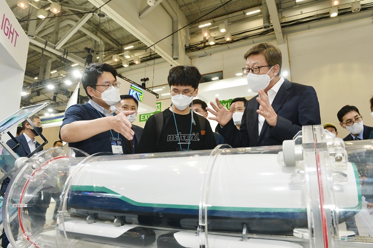 8∼9면-20210619 부산국제철도기술산업전 현장방문(벡스코) 02